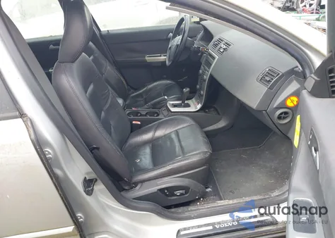 2005 Volvo V50 T5 z USA, uszkodzony, nr VIN YV1MJ682952070898